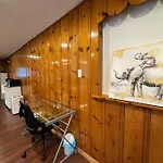 Cozy Spacious Work Friendly Lotus With Garden View High Speed Free Wi Fi And Parking Adjacent To Downtown Montreal